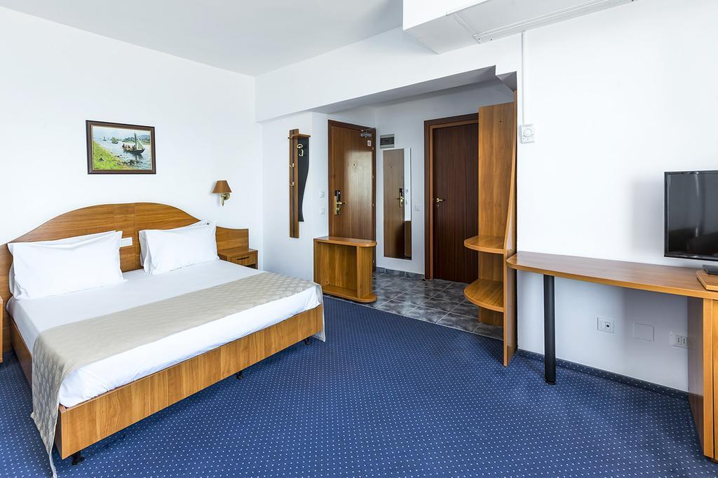 Savoy Hotel Mamaia Exterior photo